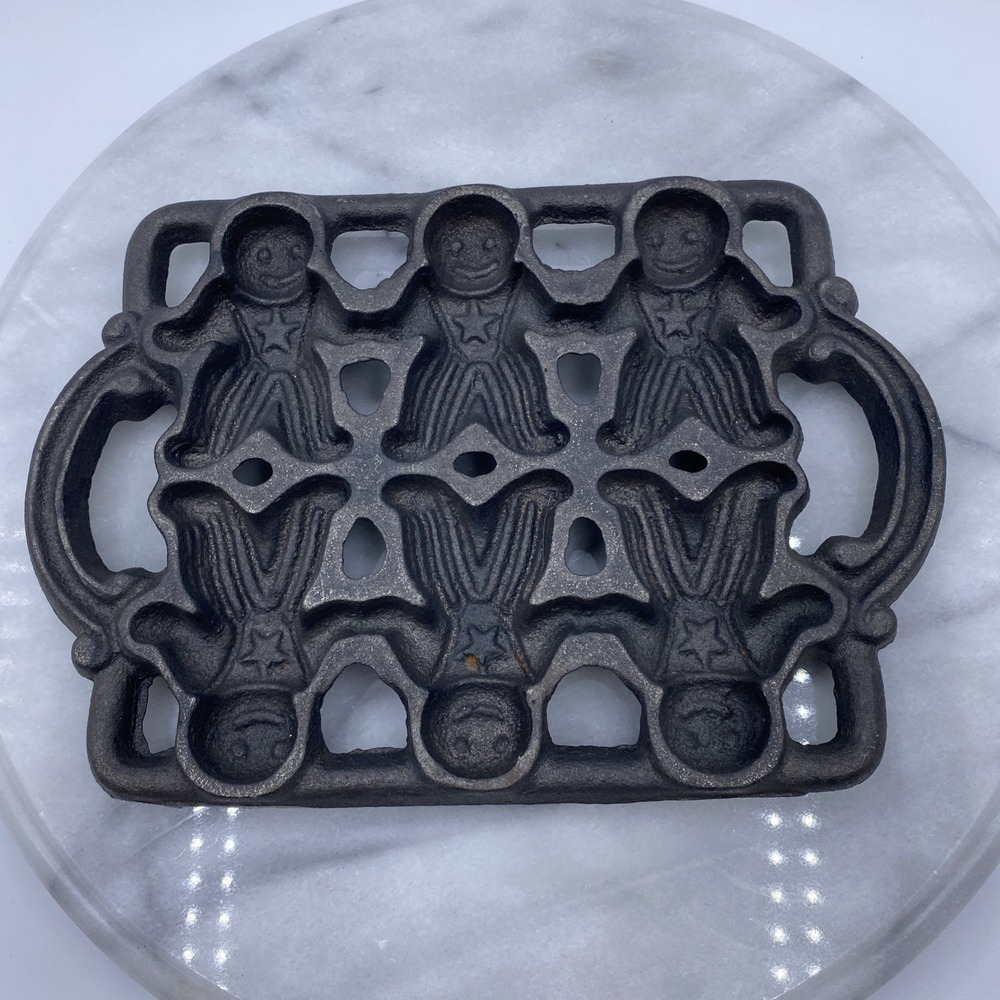 Vintage Cast Iron Gingerbread Man Trivet Black Rustic Holiday Decor Durable